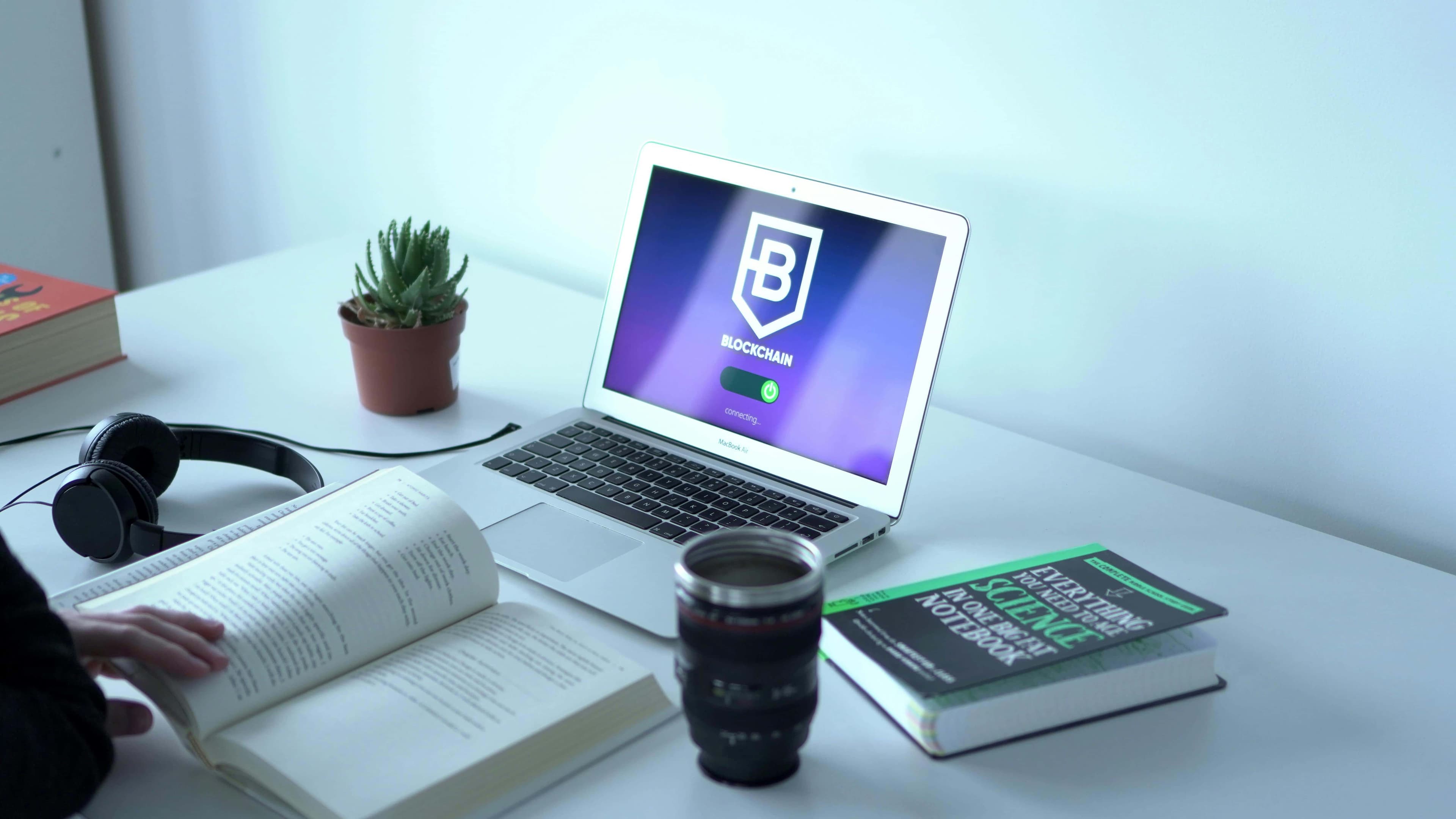 6 Month Certificate in Digital Marketing Hero Image